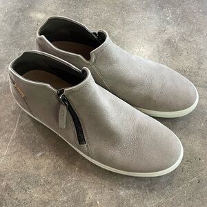 Women’s ECCO low cut zip bootie soft nubuck warm gray/powder - EU40/US 9